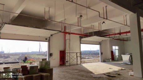 কেনা শক্তি এবং স্থায়িত্বের জন্য গ্যালভানাইজড স্টিলের সাথে সেকশনাল গ্যারেজ দরজা online manufacture