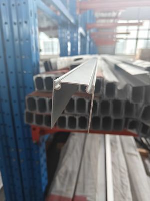 ISO9001 এবং সিই সার্টিফাইড সেকশনাল গ্যারেজ দরজা গুণমান নিশ্চিত