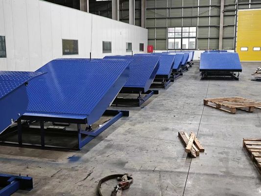 সিই-অনুমোদিত 10ton/15ton/20ton 6′ X8′ হাইড্রোলিক ডক লেভেলার / লোডিং বে